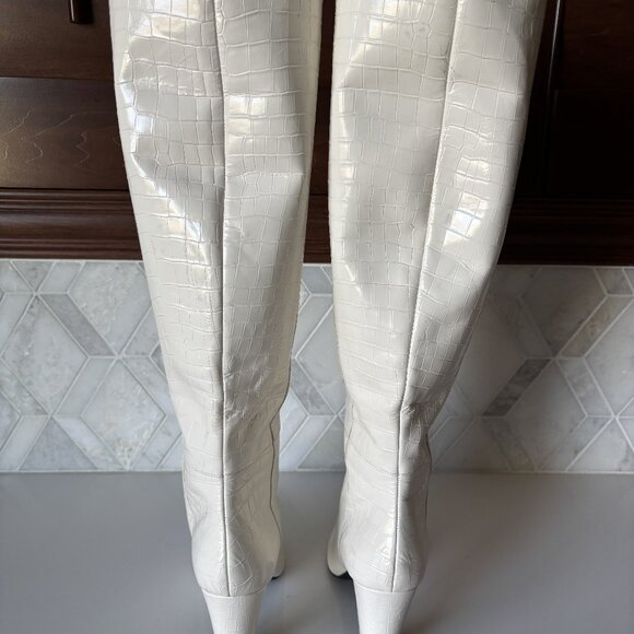 Longchamp Size 40/9.5 Knee High Heeled Boot White Crocodile Alligator FW 21 Pull - Picture 4 of 7
